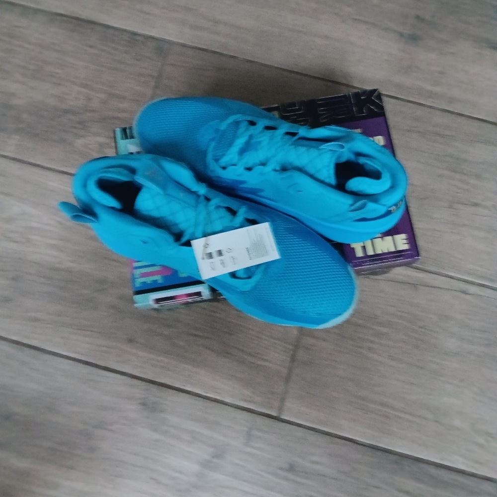 DAME 8 - Picture 6 of 9